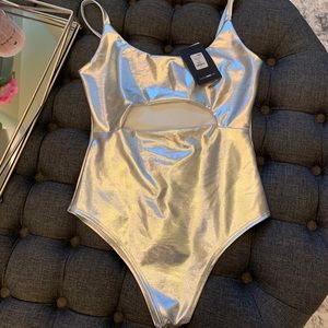 Never worn! Fashion Nova metallic mini skirt set.